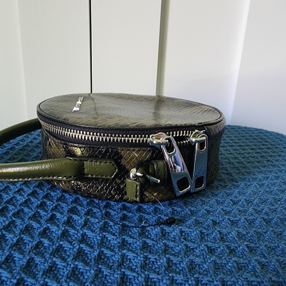 Marc Jacobs NWOT python pattern crossbody - Picture 4 of 11